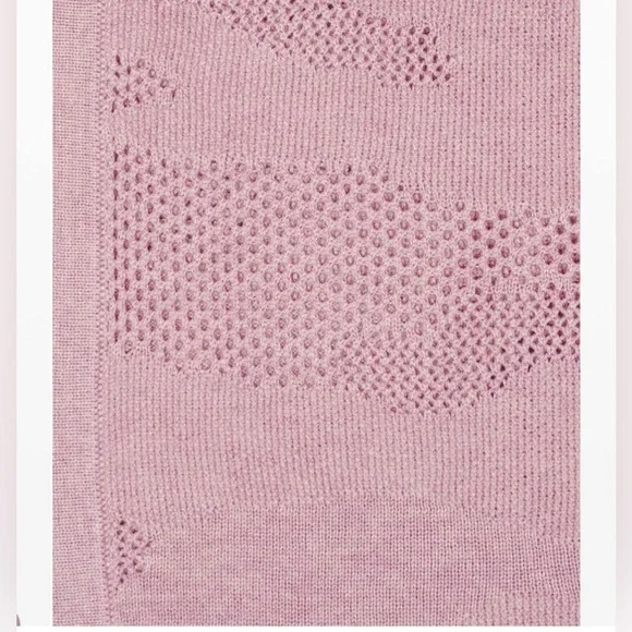 Lululemon Find Your Light Wrap- One Size 
Heathered Vintage Mauve - Picture 4 of 9